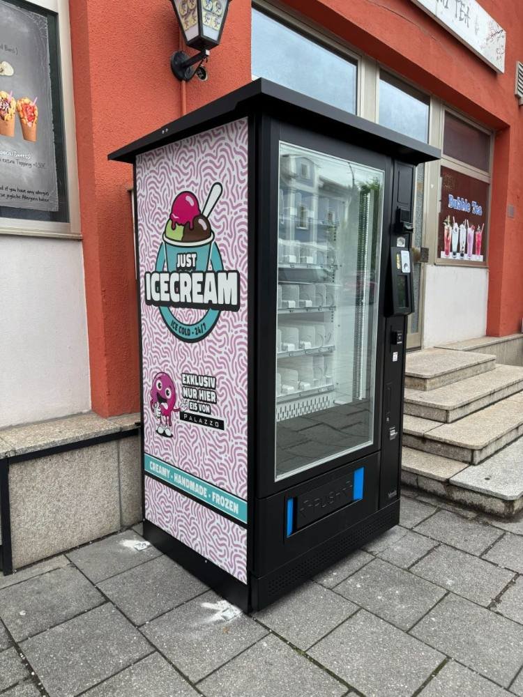 Outdoor-Tiefkühlautomat für Eis an einer Ladenfront